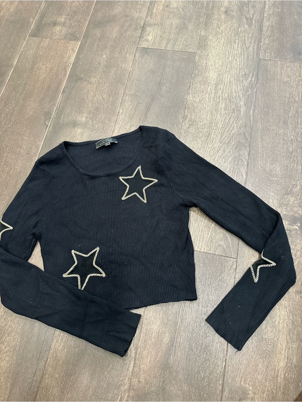 Blue Blush Black Star Appliqué Long-Sleeve Crop Top